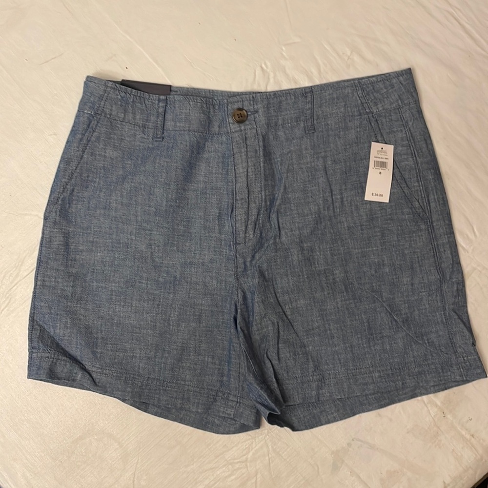 Gap shorts. Size 6.